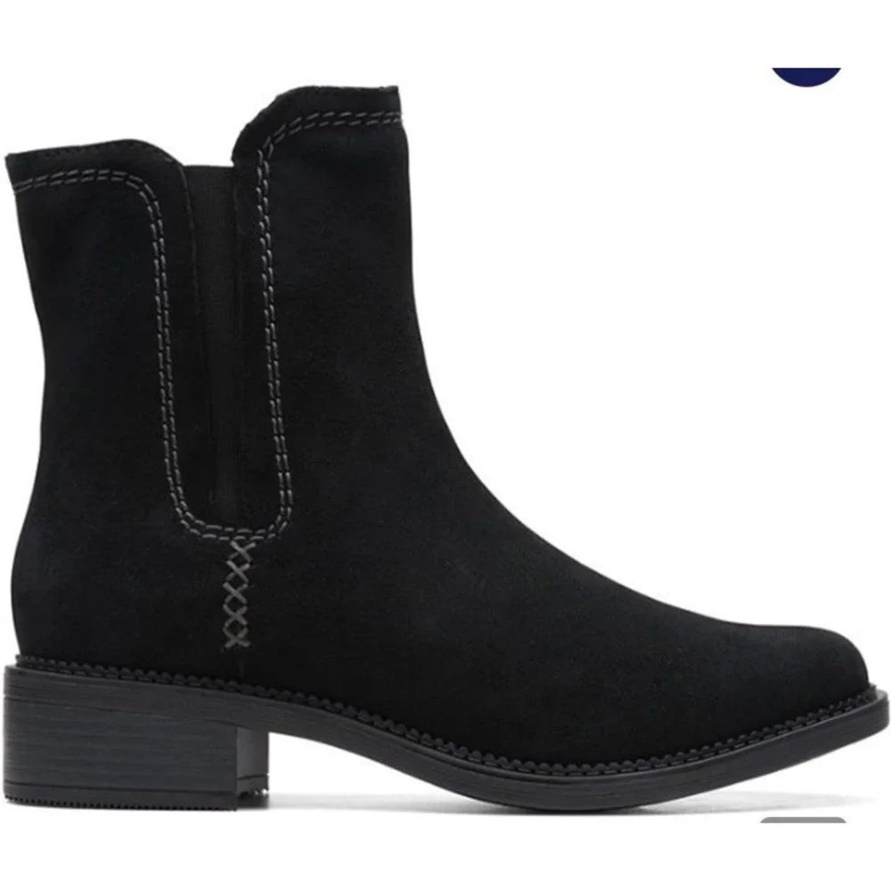 Clarks Womens Black Suede Maye Chelsea Boots sz 6 Outdoor Casual Comfort Winter‎
